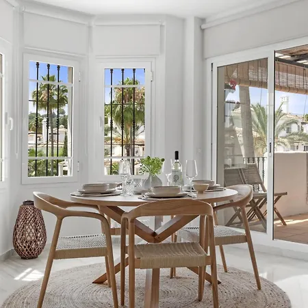 Vivi Homes - Tres Naranjos *