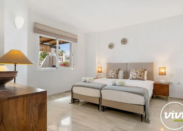 Vivi Homes - Tres Naranjos - Penthouse - Pool - Terrace アパート マルベーリャ